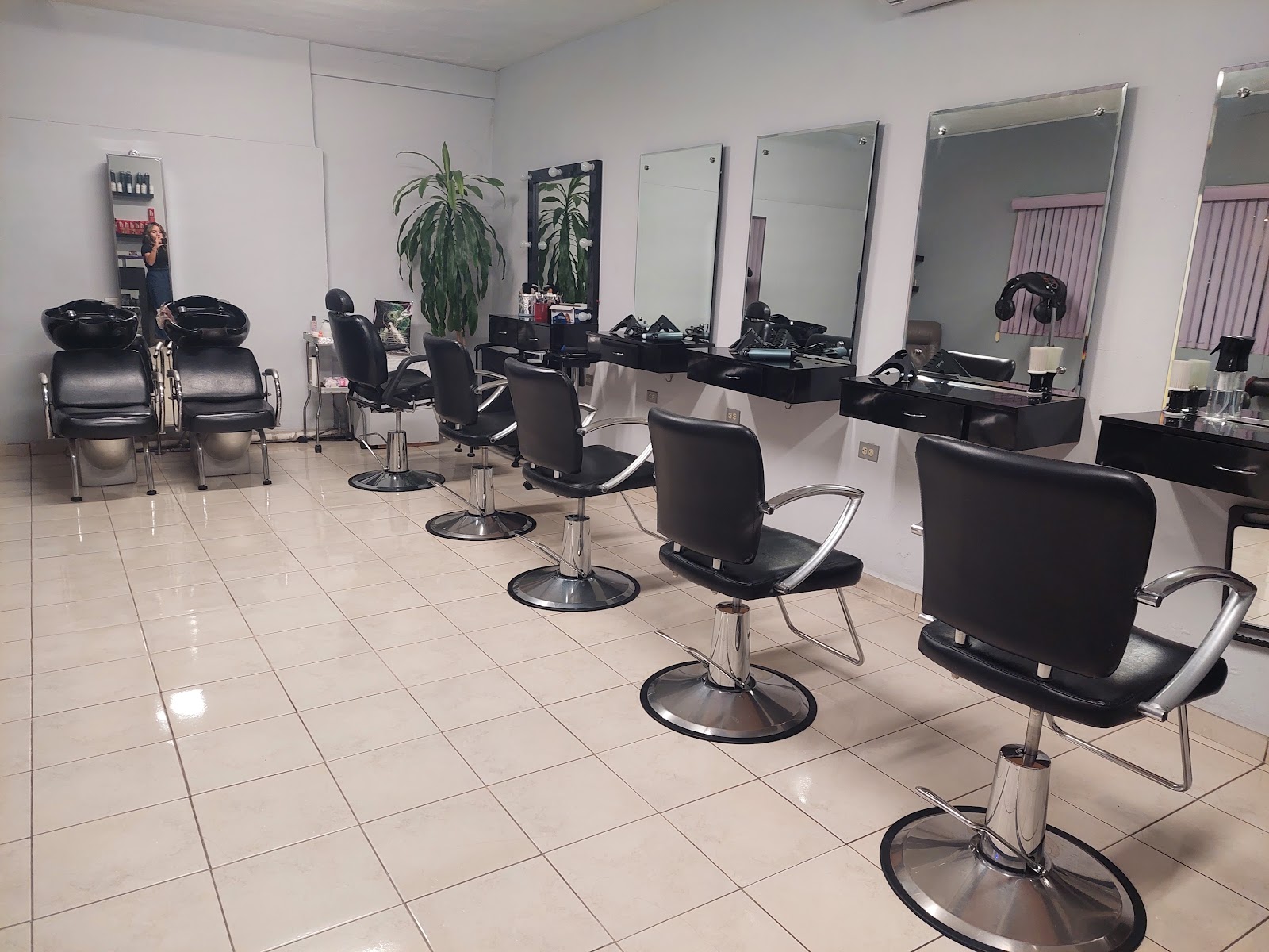 Anna Salon - Servicios de Belleza