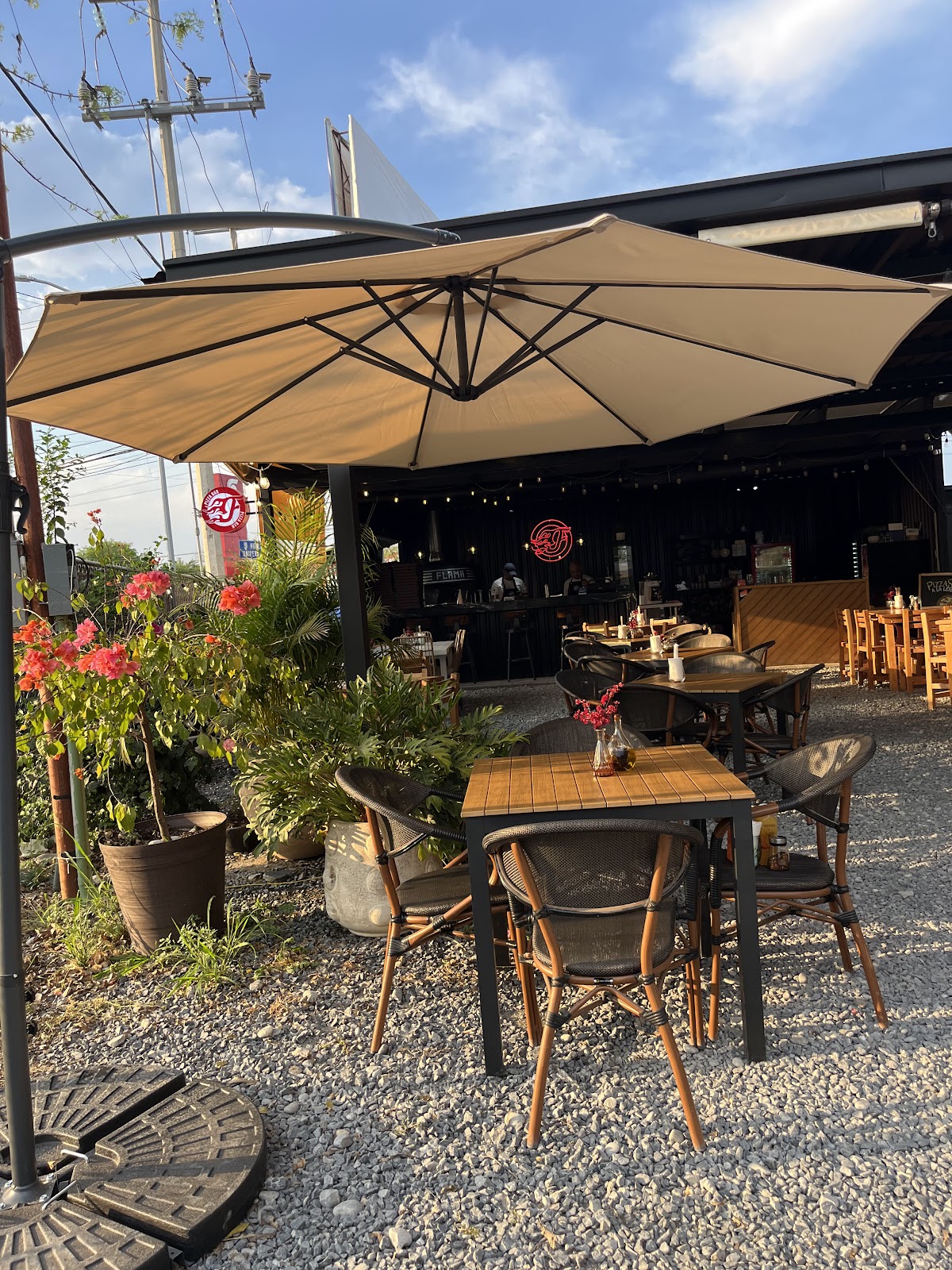 Flama Pizza Bar - Restaurantes