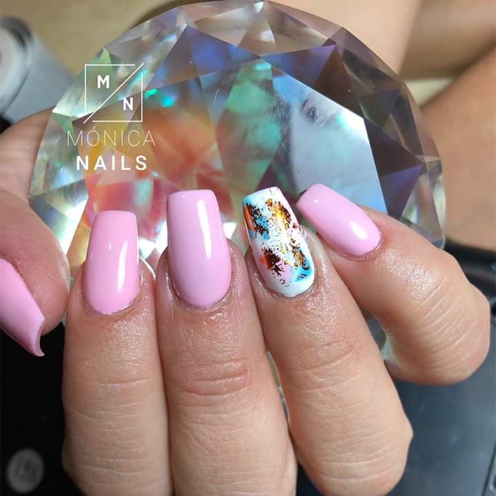 Mónica Nails - Servicios de Belleza