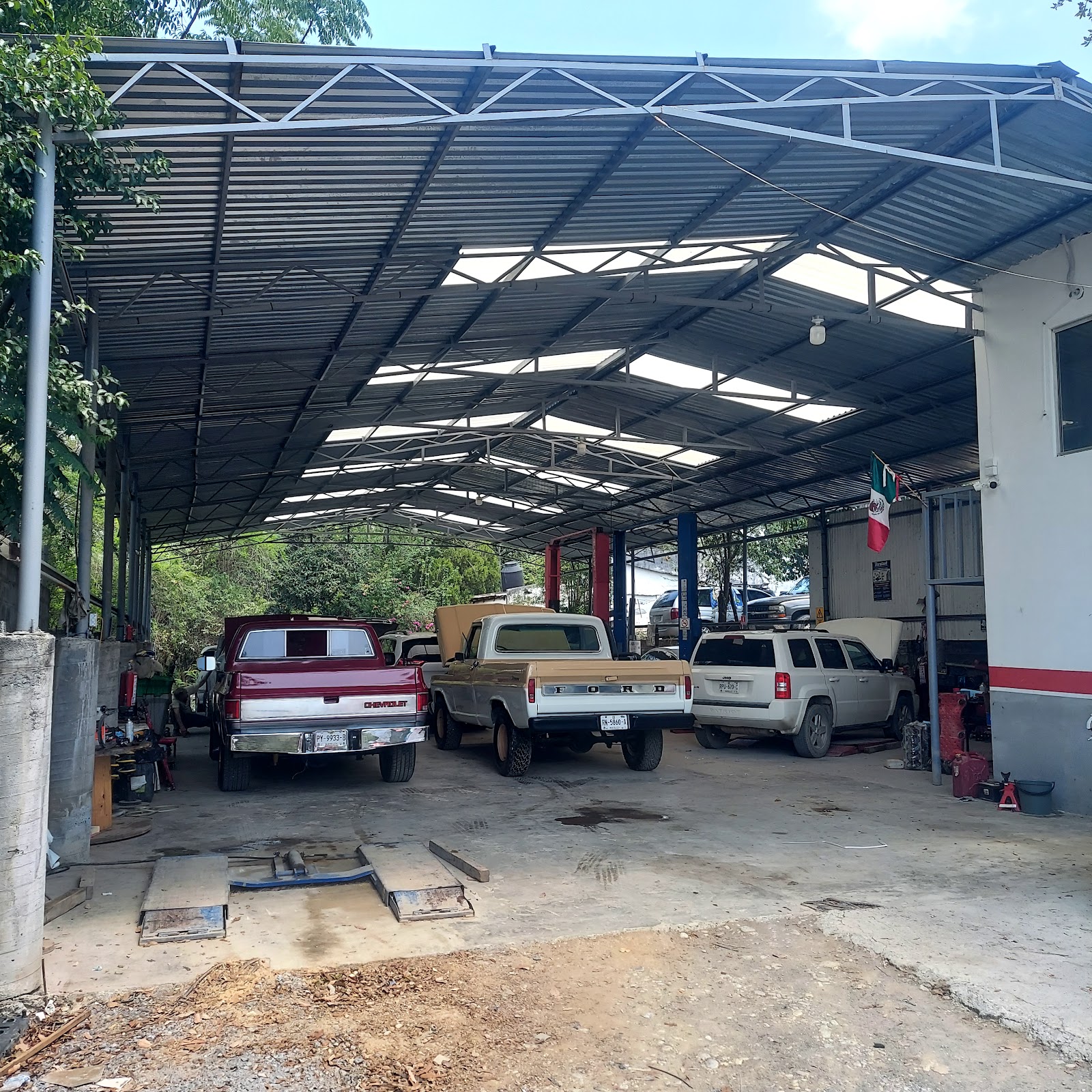 Mecanica Elizondo - Servicios Automotrices