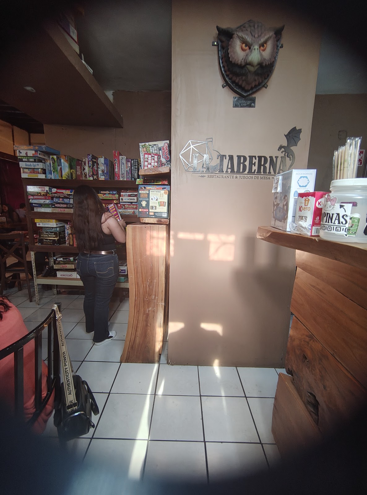 La Taberna Restaurante Juegos De Mesa - Bares y Cantinas