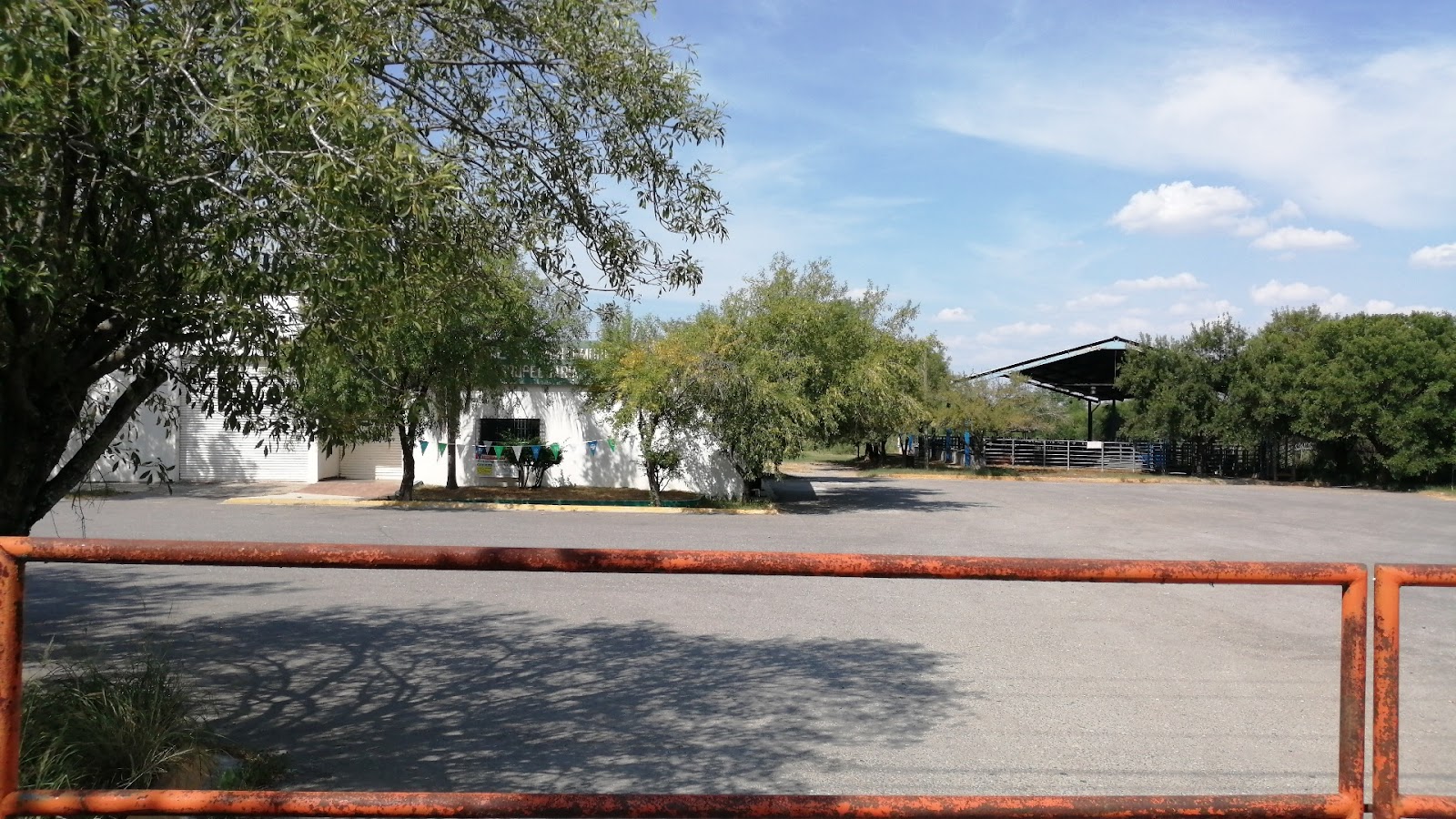 Asociacin Ganadera Local De Montemorelos Montemorelos Vzzx - Comercio Local